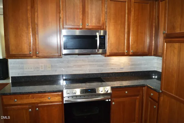 $450,000 | 606 Bartlett Circle, Hillsborough, NC 27278