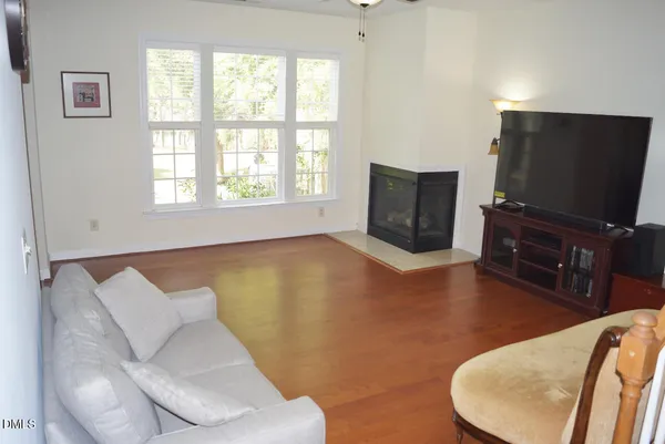 $450,000 | 606 Bartlett Circle, Hillsborough, NC 27278