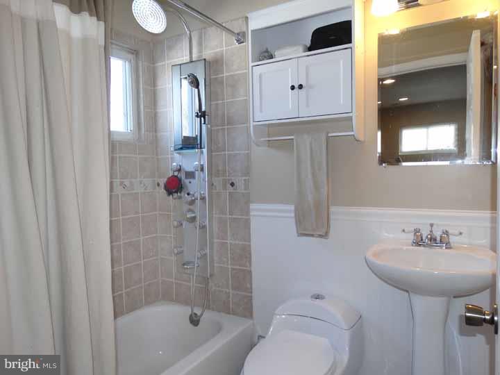 140 Idlewild Road Levittown, PA 19057 - Photo 13 of 20 Bathroom