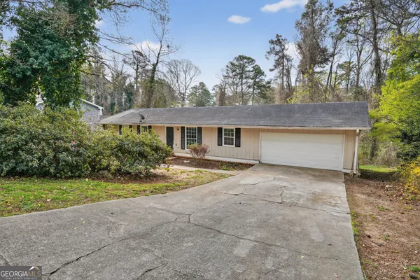 $199,900 | 6925 Kimberland Gardens Lane, Lithonia, GA 30058