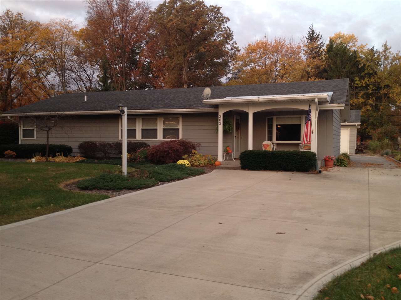 303 Kemper Lane Decatur, IN 46733 - Photo 1 of 36