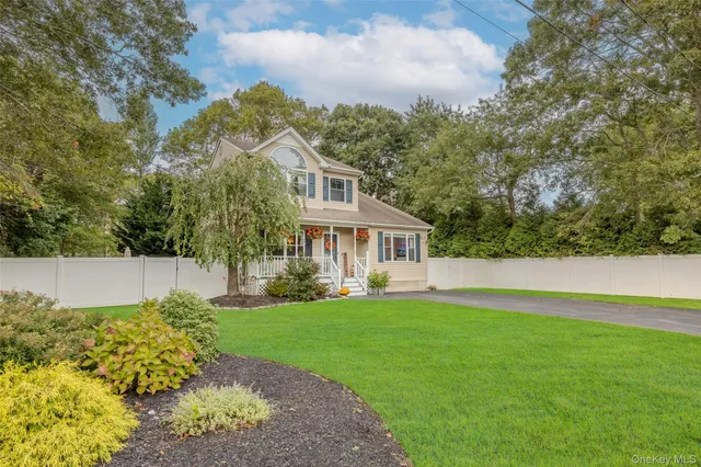 $539,999 | 5 Baker Road, Mastic Beach, NY 11951