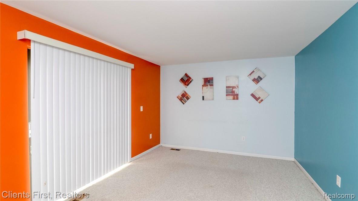 17125 Rudgate Street Southgate, MI 48195 - Photo 10 of 44 010218106134_24.jpg
