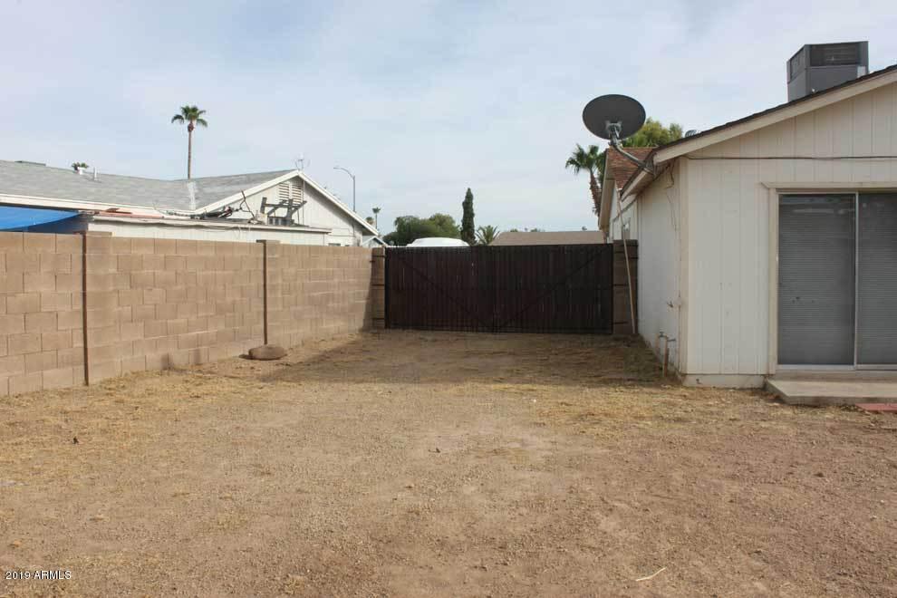 2032 East Kathleen Road Phoenix, AZ 85022 - Photo 3 of 11 IMG_1345