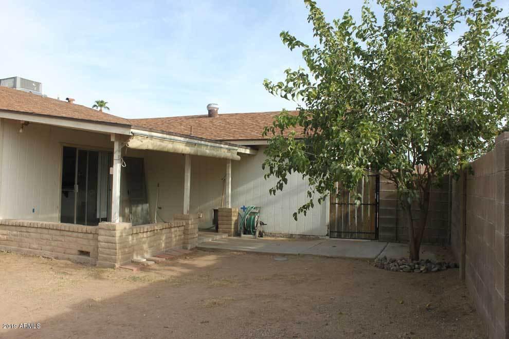 2032 East Kathleen Road Phoenix, AZ 85022 - Photo 4 of 11 IMG_1348