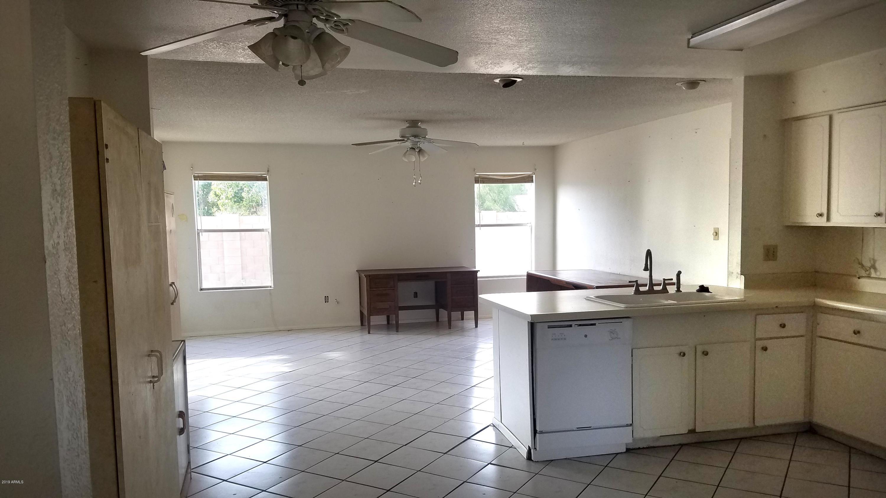 2032 East Kathleen Road Phoenix, AZ 85022 - Photo 6 of 11 20190802_174818
