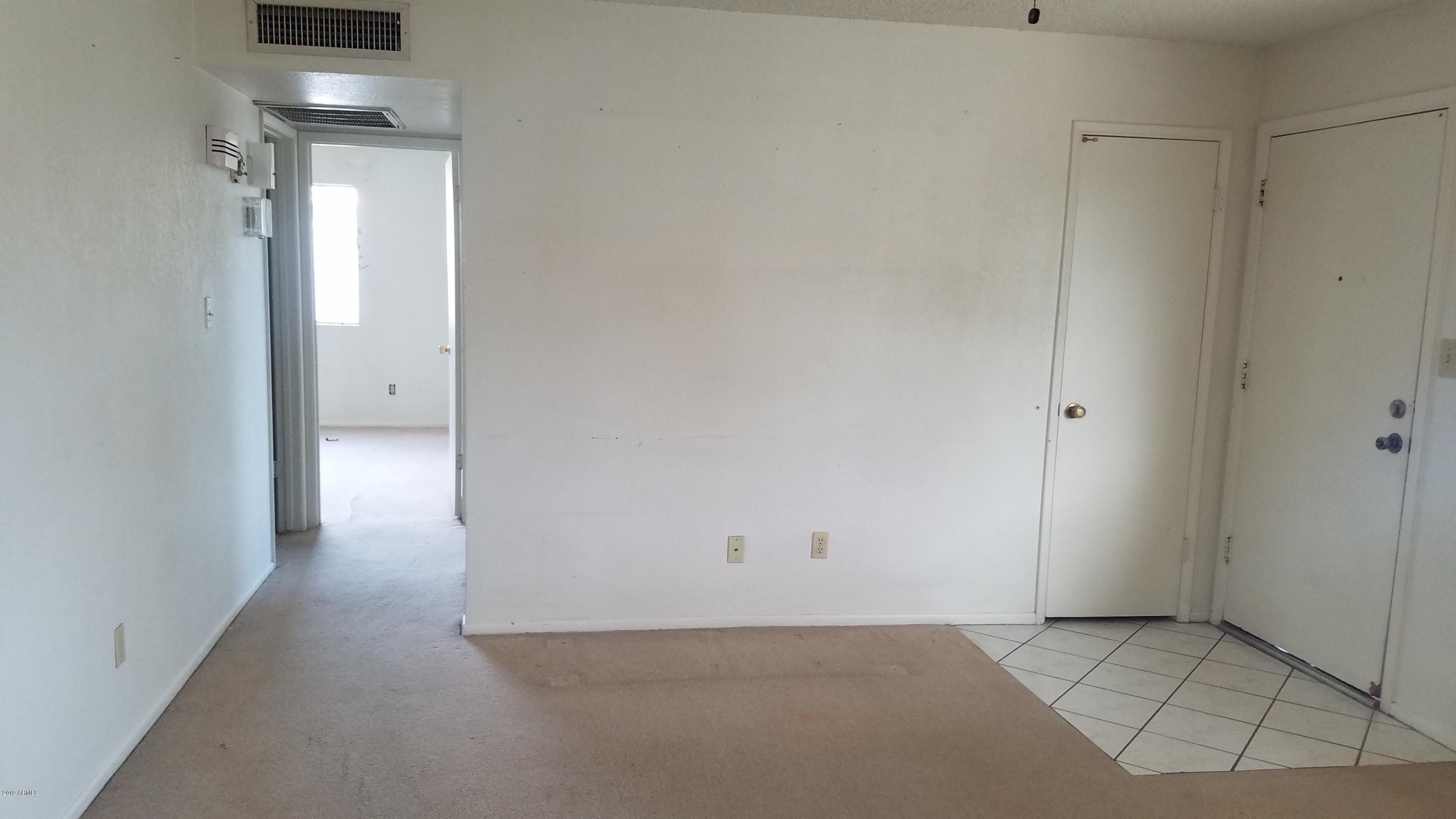 2032 East Kathleen Road Phoenix, AZ 85022 - Photo 7 of 11 20190802_174441