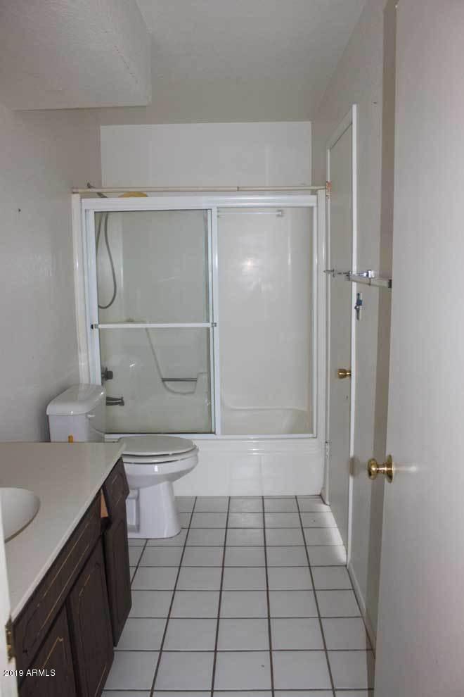 2032 East Kathleen Road Phoenix, AZ 85022 - Photo 10 of 11 IMG_1358