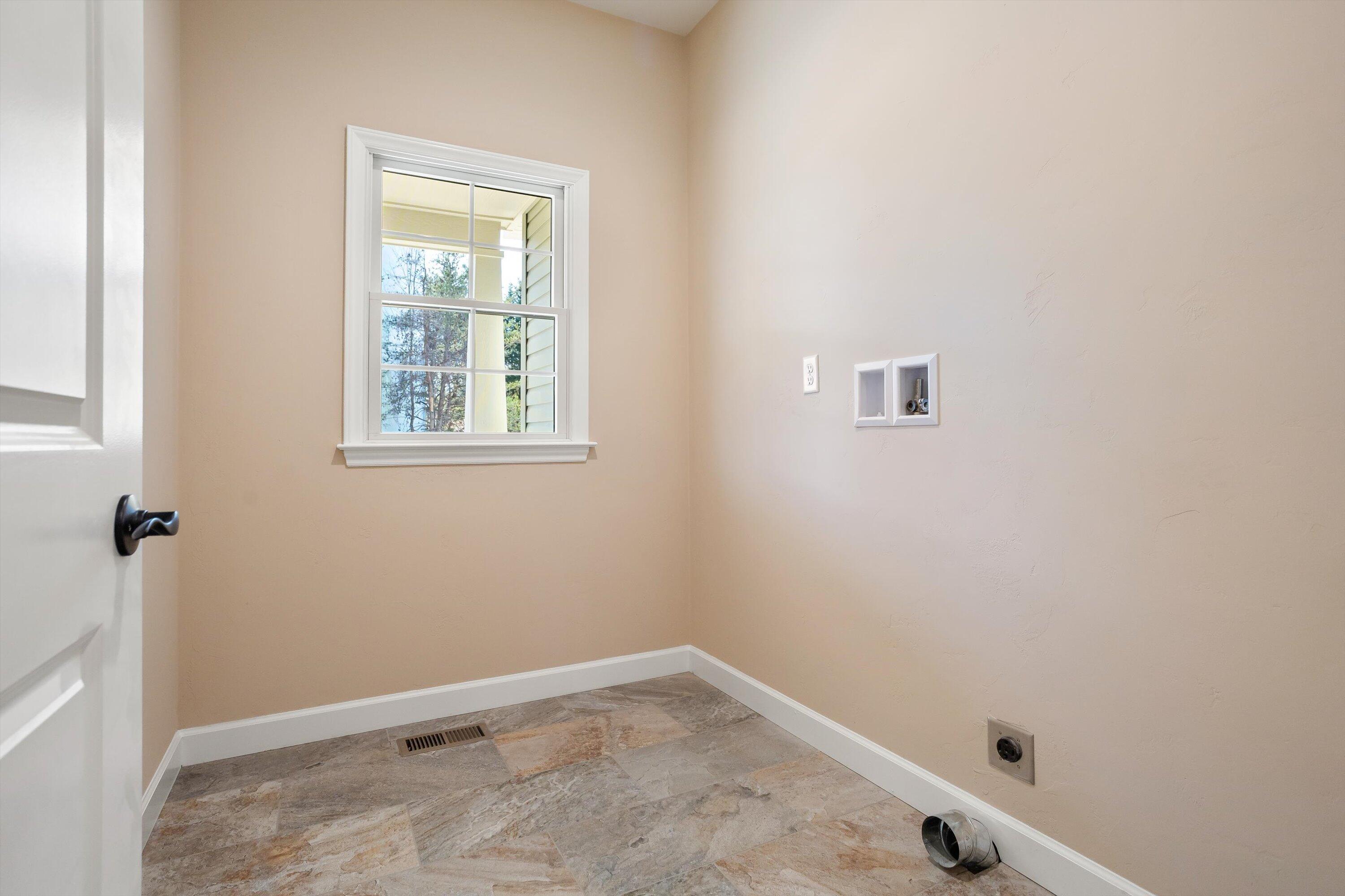 129 Walnut Trace Drive Hardy, VA 24101 - Photo 10 of 42 an empty room with a window