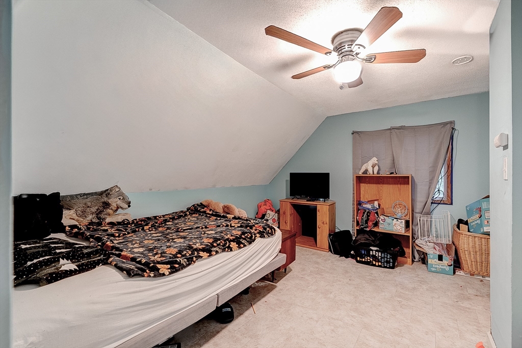 51 View Street Holyoke, MA 01040 - Photo 18 of 27 Gallery Image 18