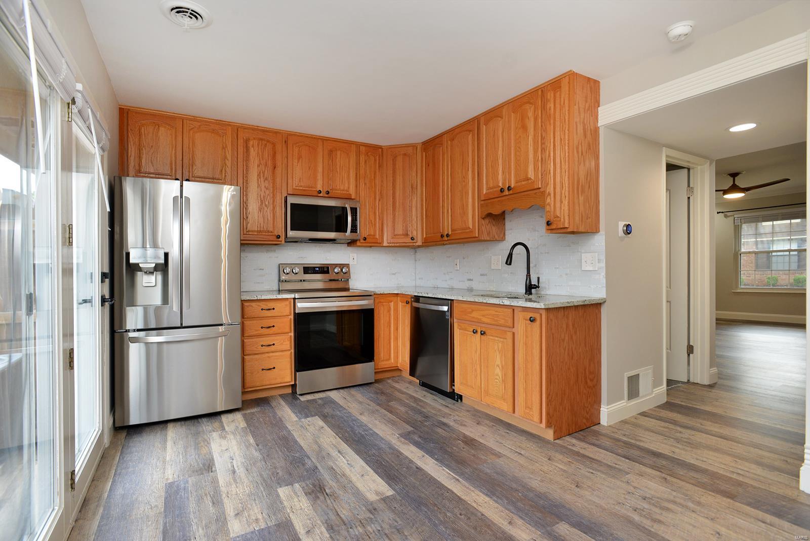 4210 Eiffel Drive St. Louis, MO 63125 - Photo 11 of 37