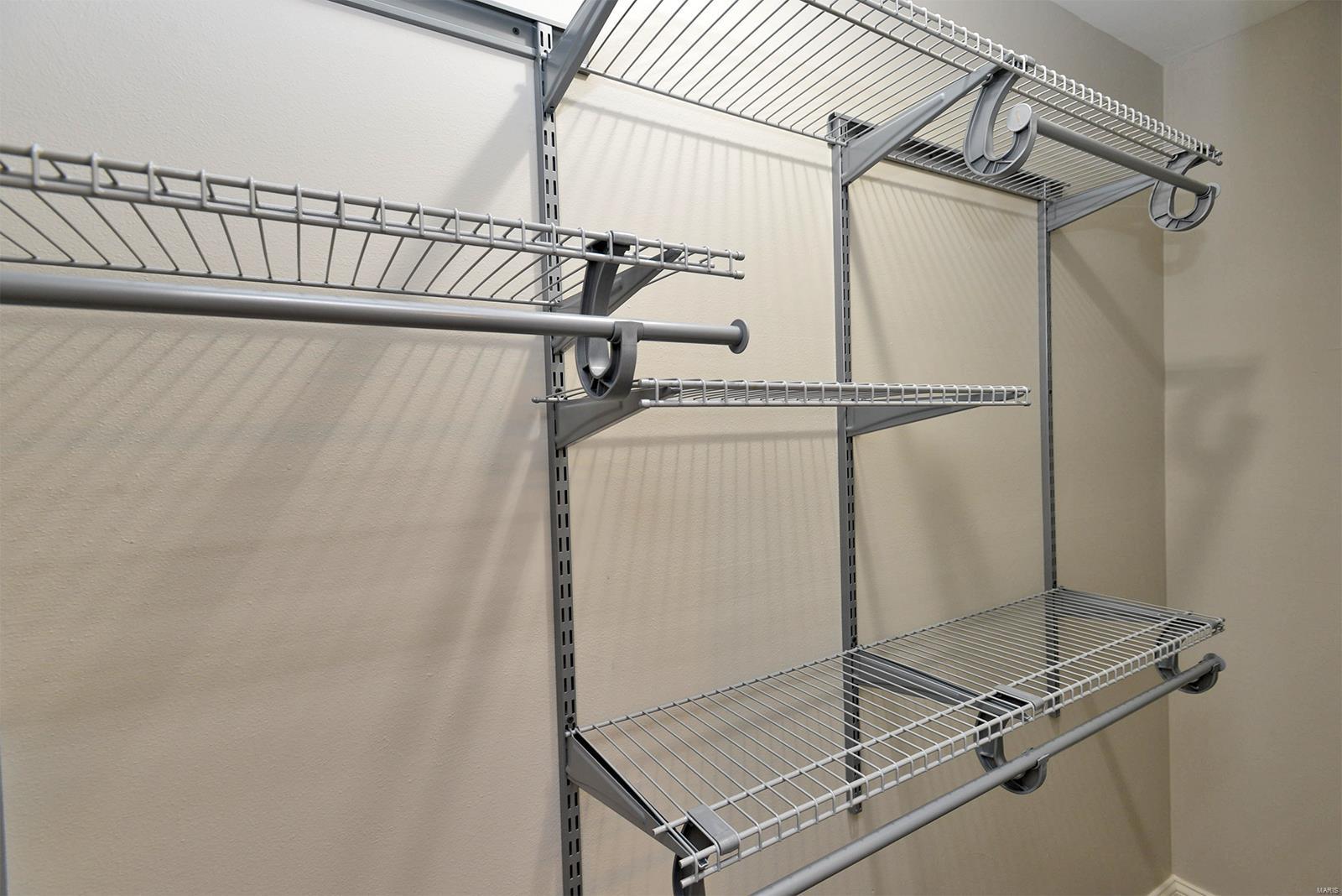 4210 Eiffel Drive St. Louis, MO 63125 - Photo 33 of 37