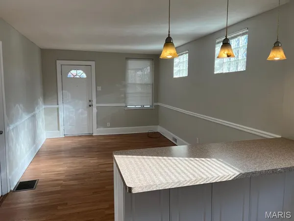 $1,295 | 1149 Watts Street, St. Louis, MO 63130