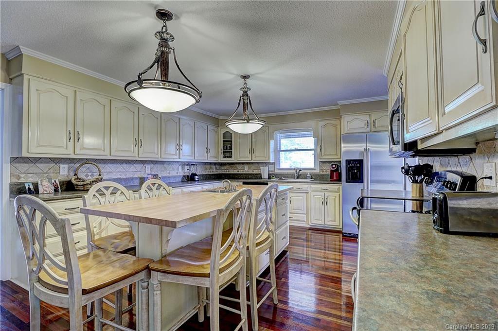 301 Roy Eaker Road Cherryville, NC 28021 - Photo 9 of 29