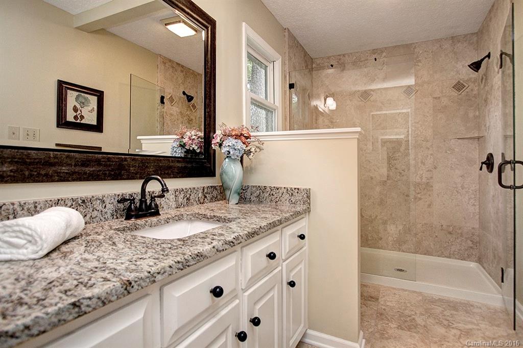 4018 Windward Drive Tega Cay, SC 29708 - Photo 10 of 24 Gallery Image 10