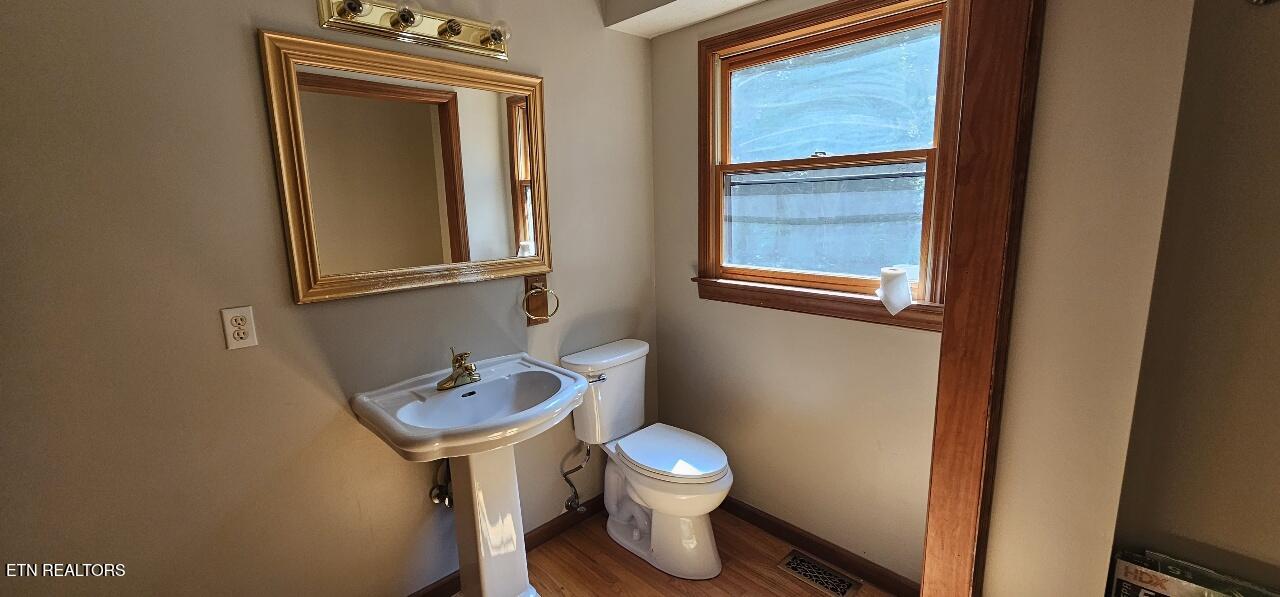360 Front Street Luttrell, TN 37779 - Photo 13 of 53 1/2 bath