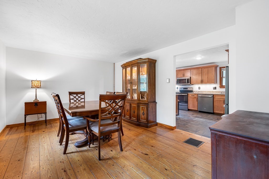 54 Number 10 Schoolhouse Road Charlton, MA 01507 - Photo 6 of 15 Gallery Image 6
