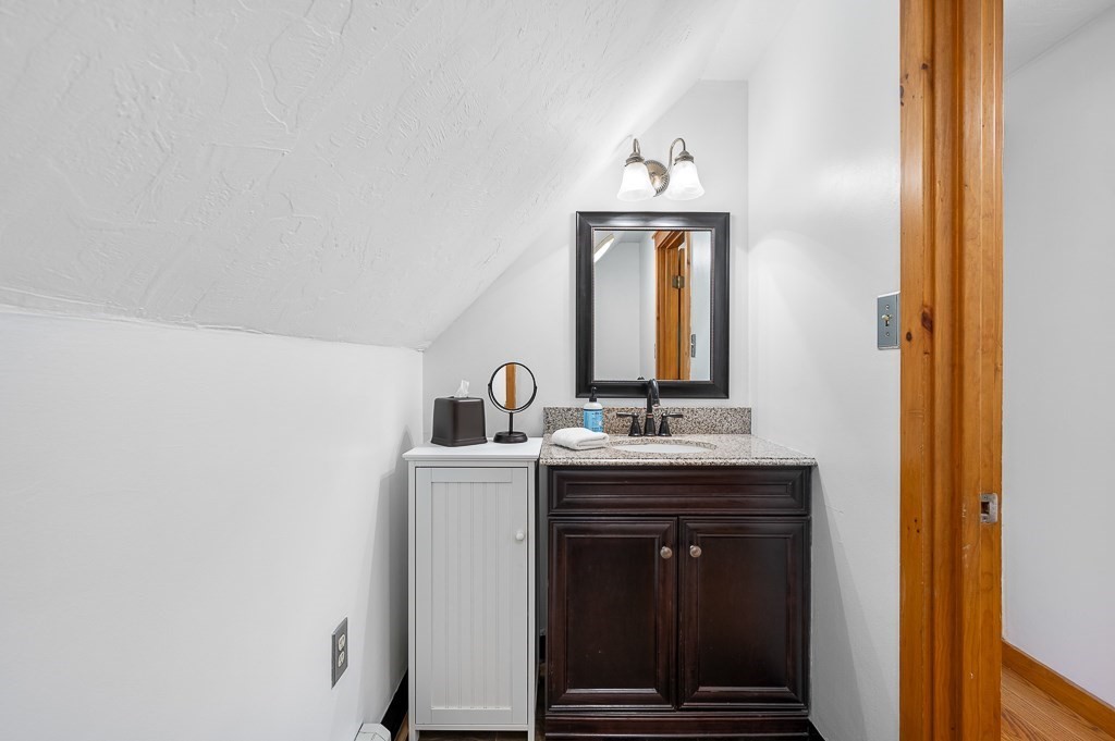 54 Number 10 Schoolhouse Road Charlton, MA 01507 - Photo 10 of 15 Gallery Image 10