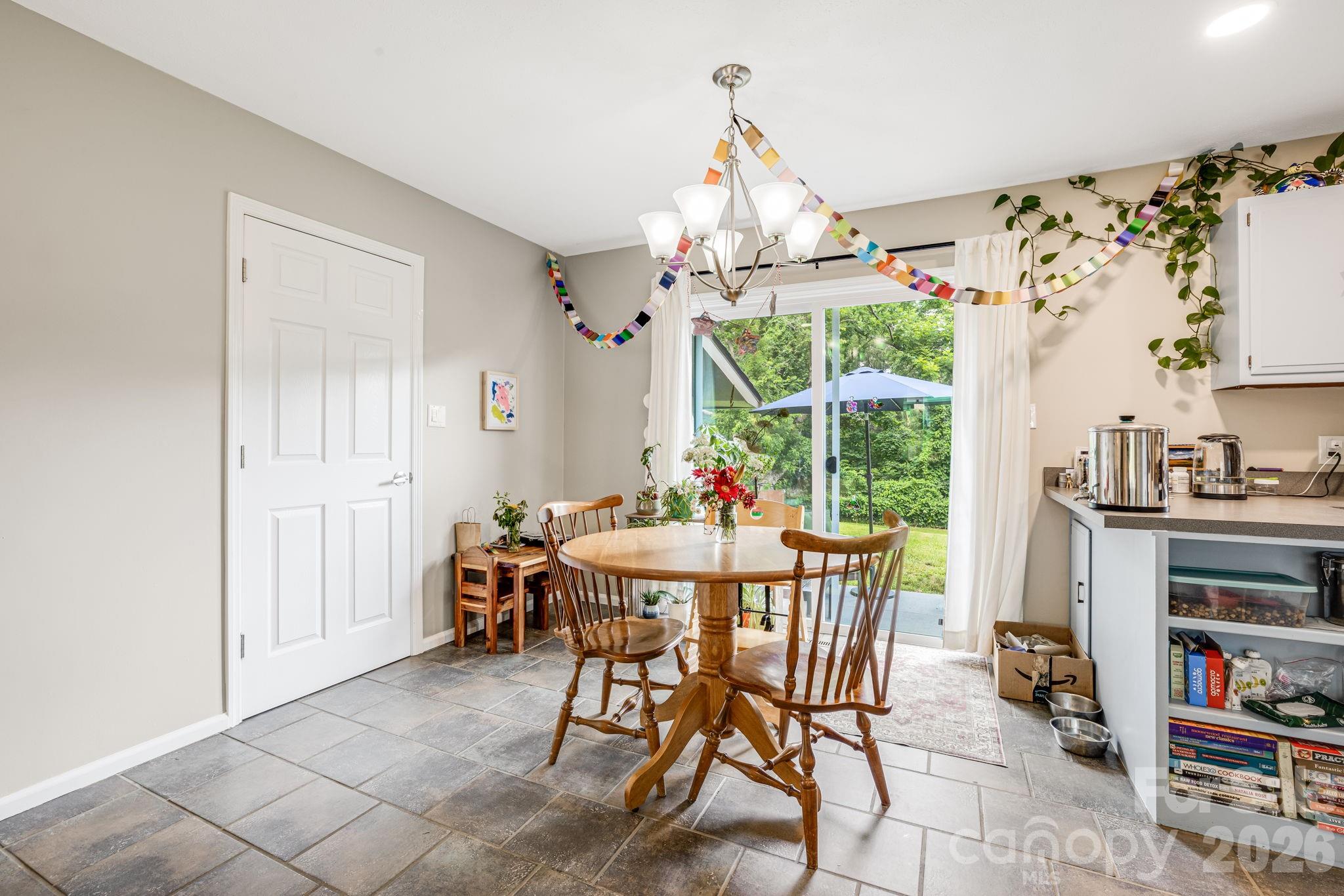 5 Hillview Road Asheville, NC 28805 - Photo 10 of 46
