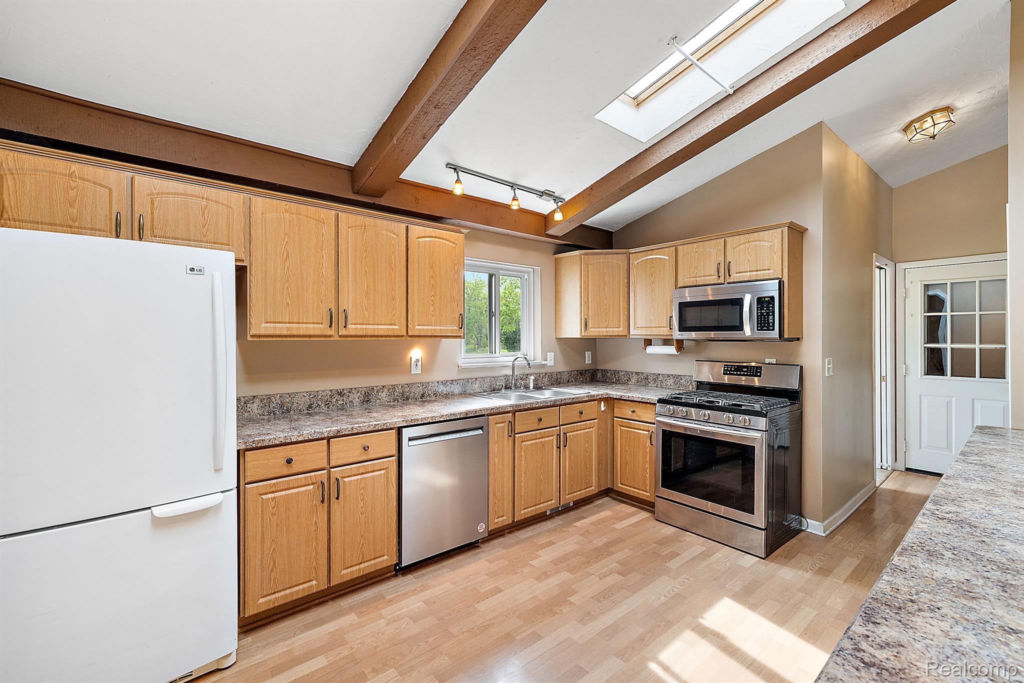 400 South Conklin Road Lake Orion, MI 48362 - Photo 18 of 46 Gallery Image 18