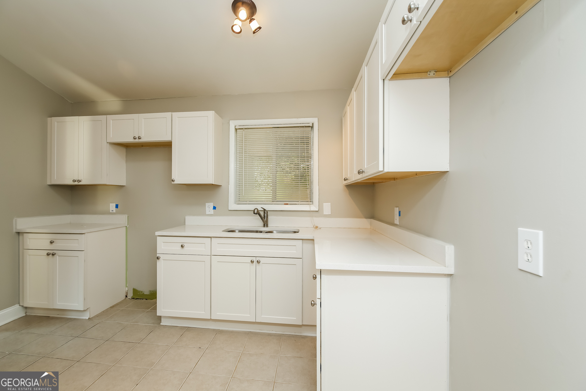 145 Clement Way Southwest Atlanta, GA 30331 - Photo 4 of 17