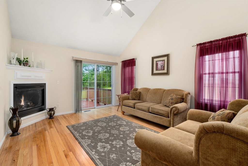 82 Fox Run Road, Unit 82 Blackstone, MA 01504 - Photo 18 of 26