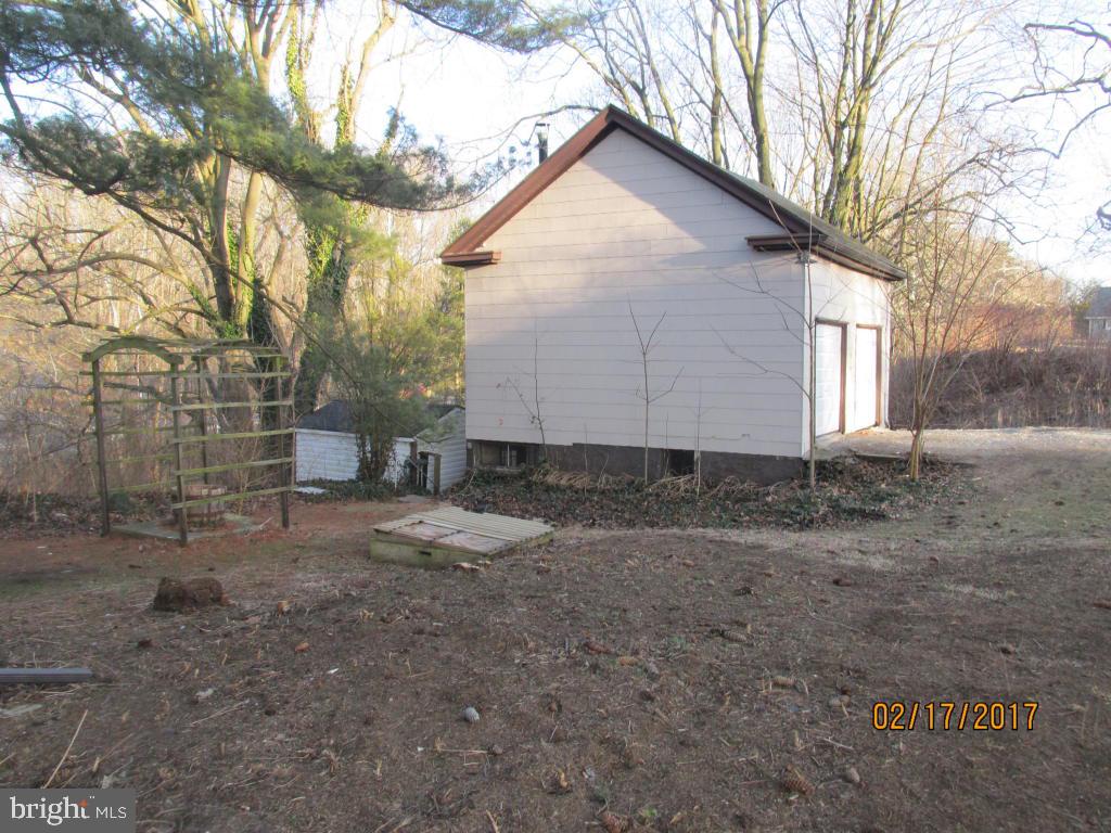 2117 Hollinger Road Lancaster, PA 17602 - Photo 4 of 43 Gallery Image 4