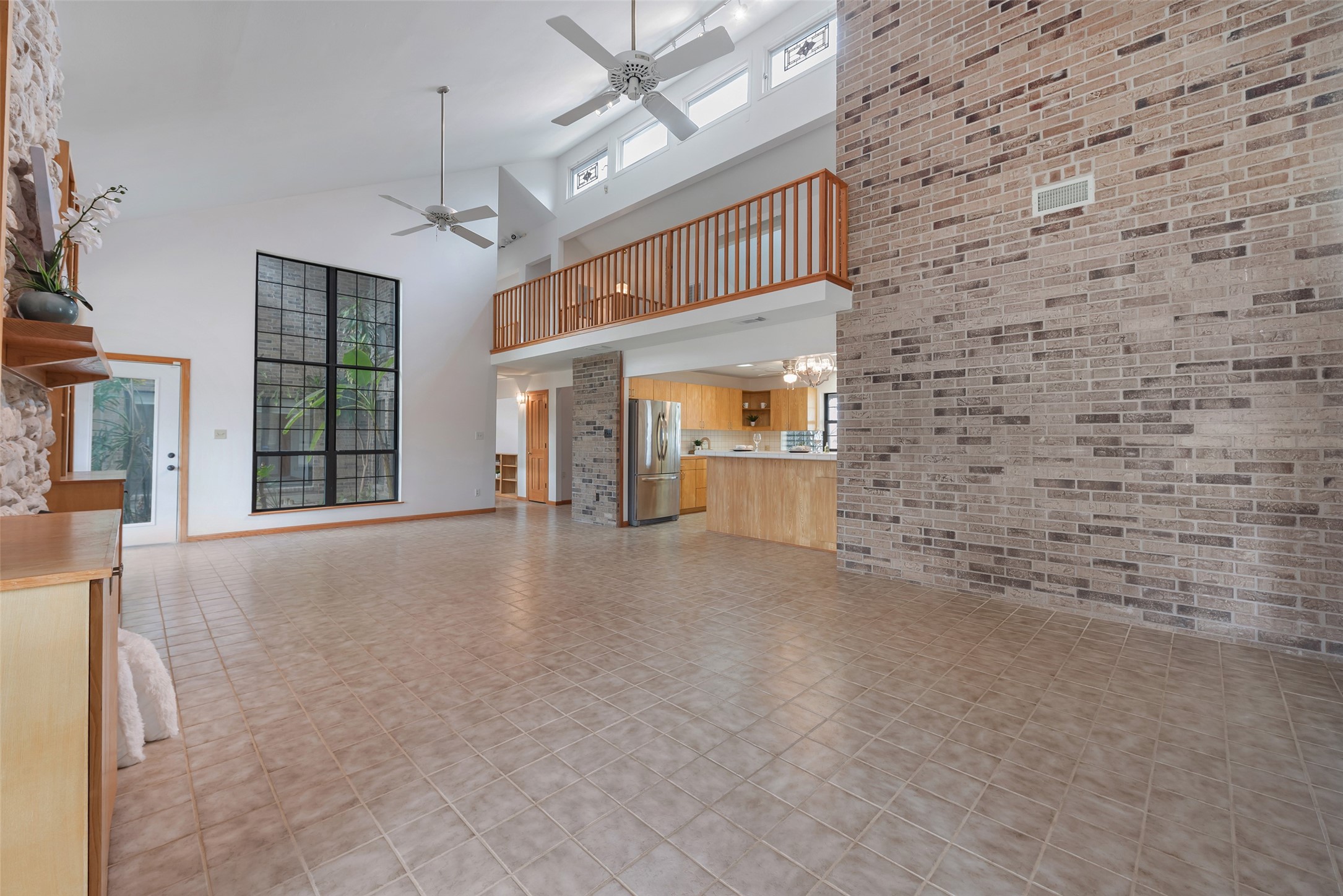9811 Miner Road Highlands, TX 77562 - Photo 13 of 50 Living Room