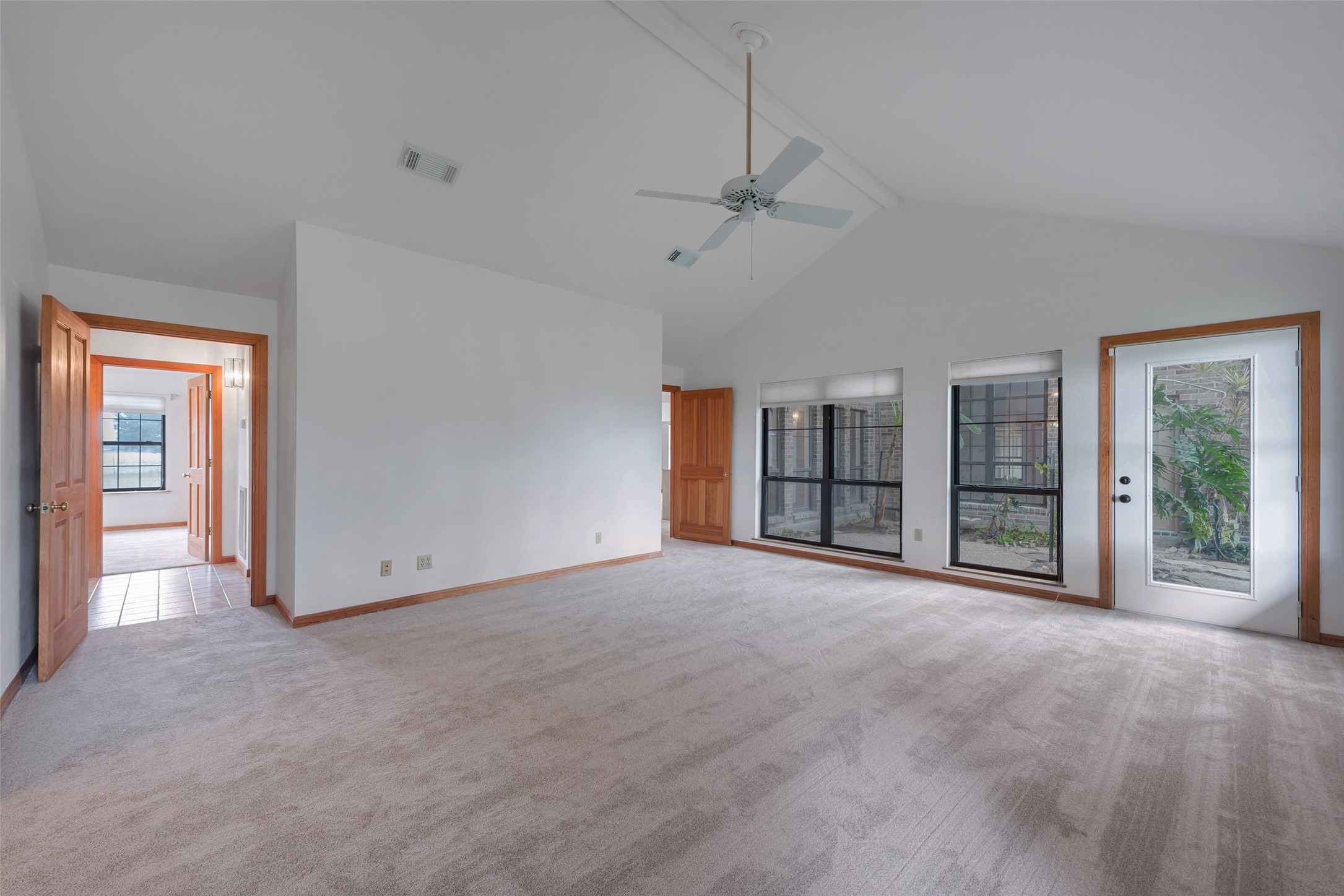 9811 Miner Road Highlands, TX 77562 - Photo 20 of 50 Primary Bedroom