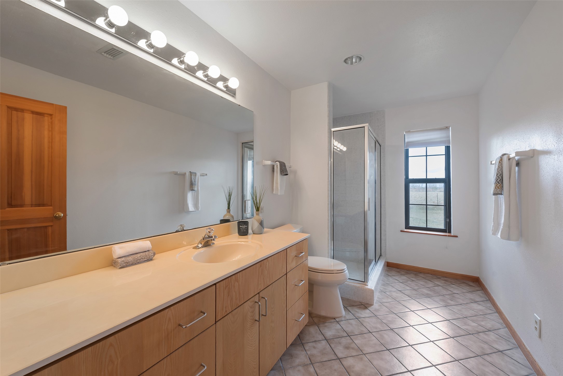 9811 Miner Road Highlands, TX 77562 - Photo 25 of 50 Bathroom