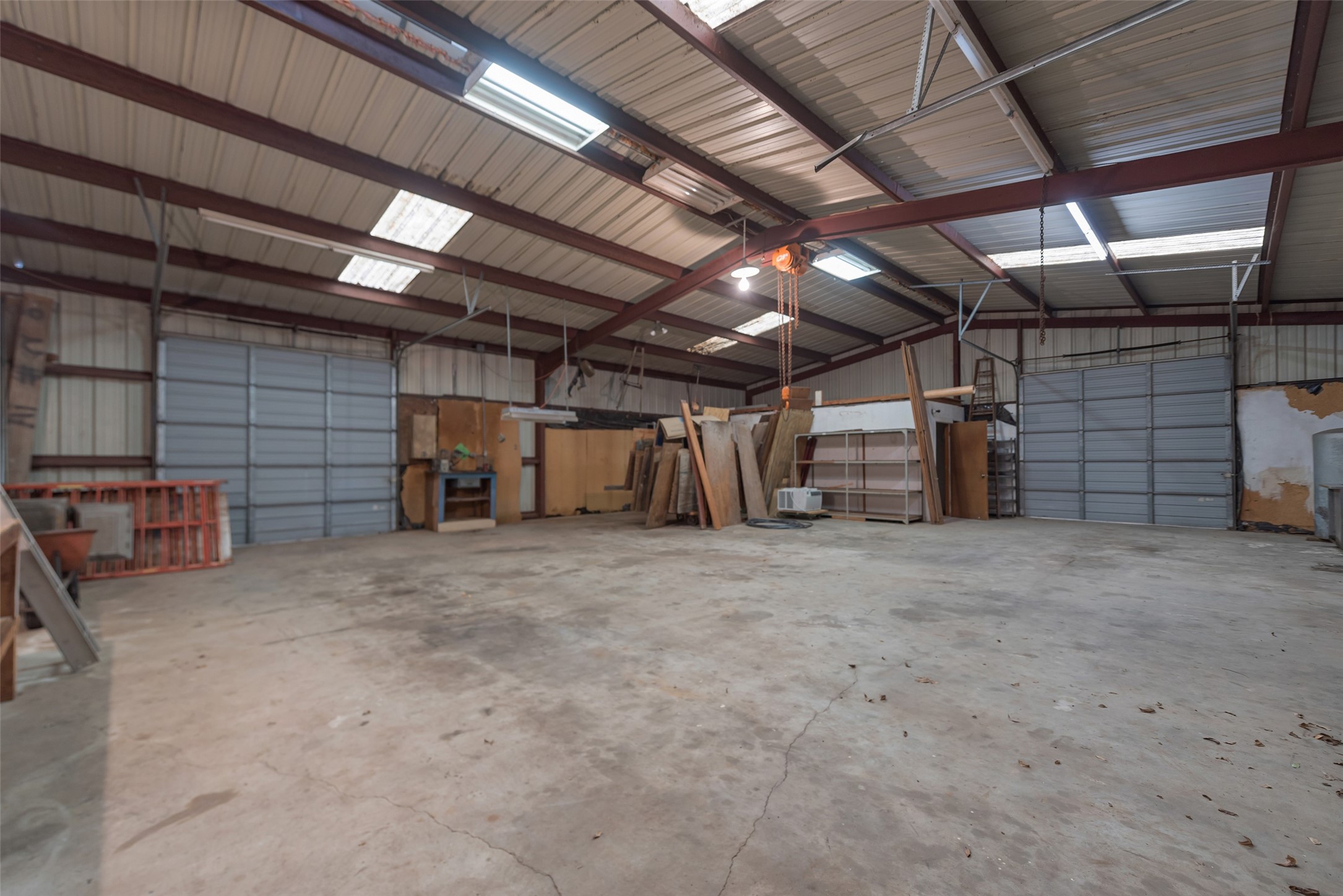 9811 Miner Road Highlands, TX 77562 - Photo 44 of 50 Garage