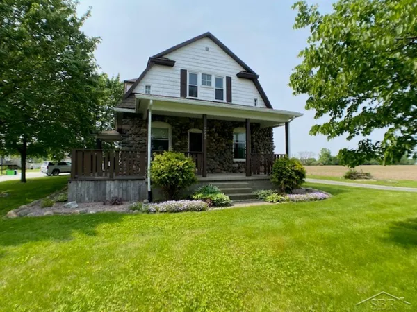 $449,900 | 11755 West Tittabawassee Road, Freeland, MI 48623