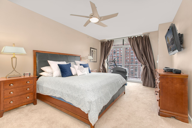 330 West Grand Avenue, Unit 1302 Chicago, IL 60654 - Photo 9 of 23