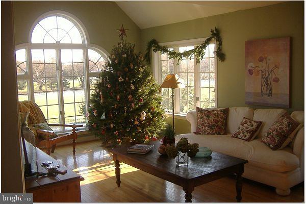 518 Wheatfield Drive Lititz, PA 17543 - Photo 4 of 12 Gallery Image 4