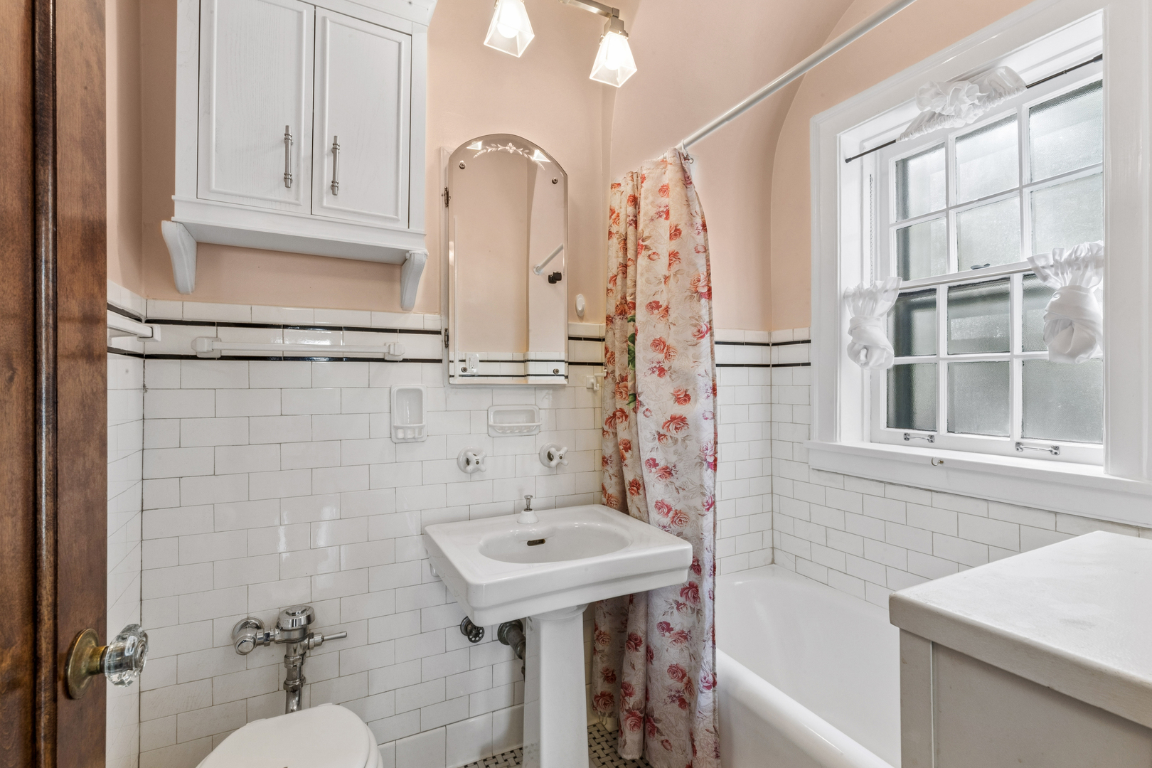 482 Sheridan Road, Unit 1 Evanston, IL 60202 - Photo 9 of 20 Gallery Image 9