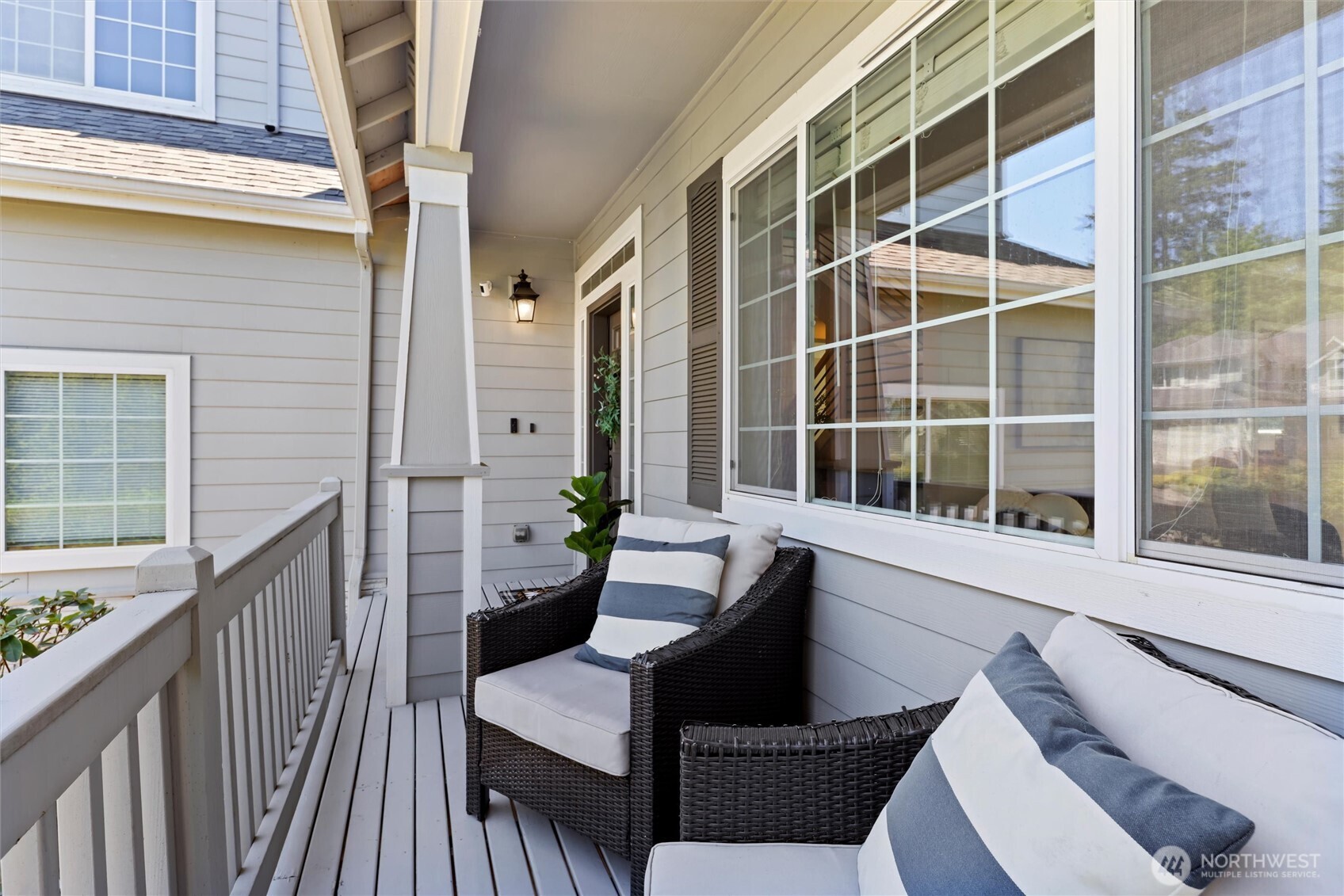4125 Northeast 27th Place Renton, WA 98059 - Photo 3 of 35