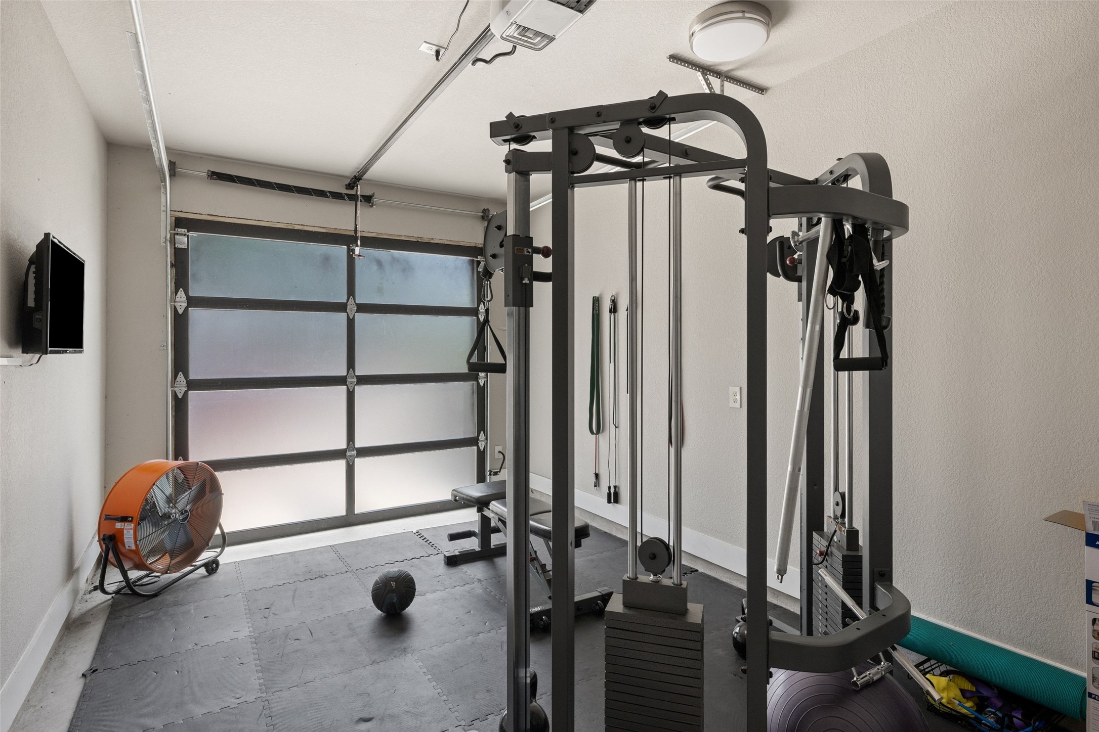 2202 Santa Rita Street Austin, TX 78702 - Photo 30 of 40 Full garage gym set up