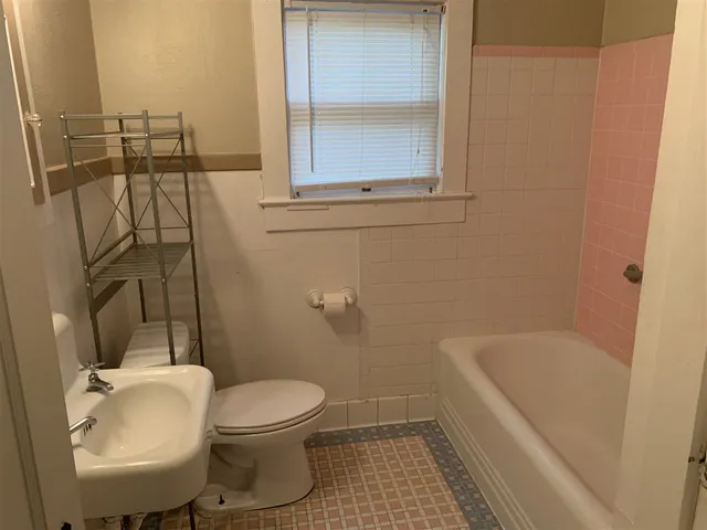 $1,500 | 1226 North Duval Street, Tallahassee, FL 32303