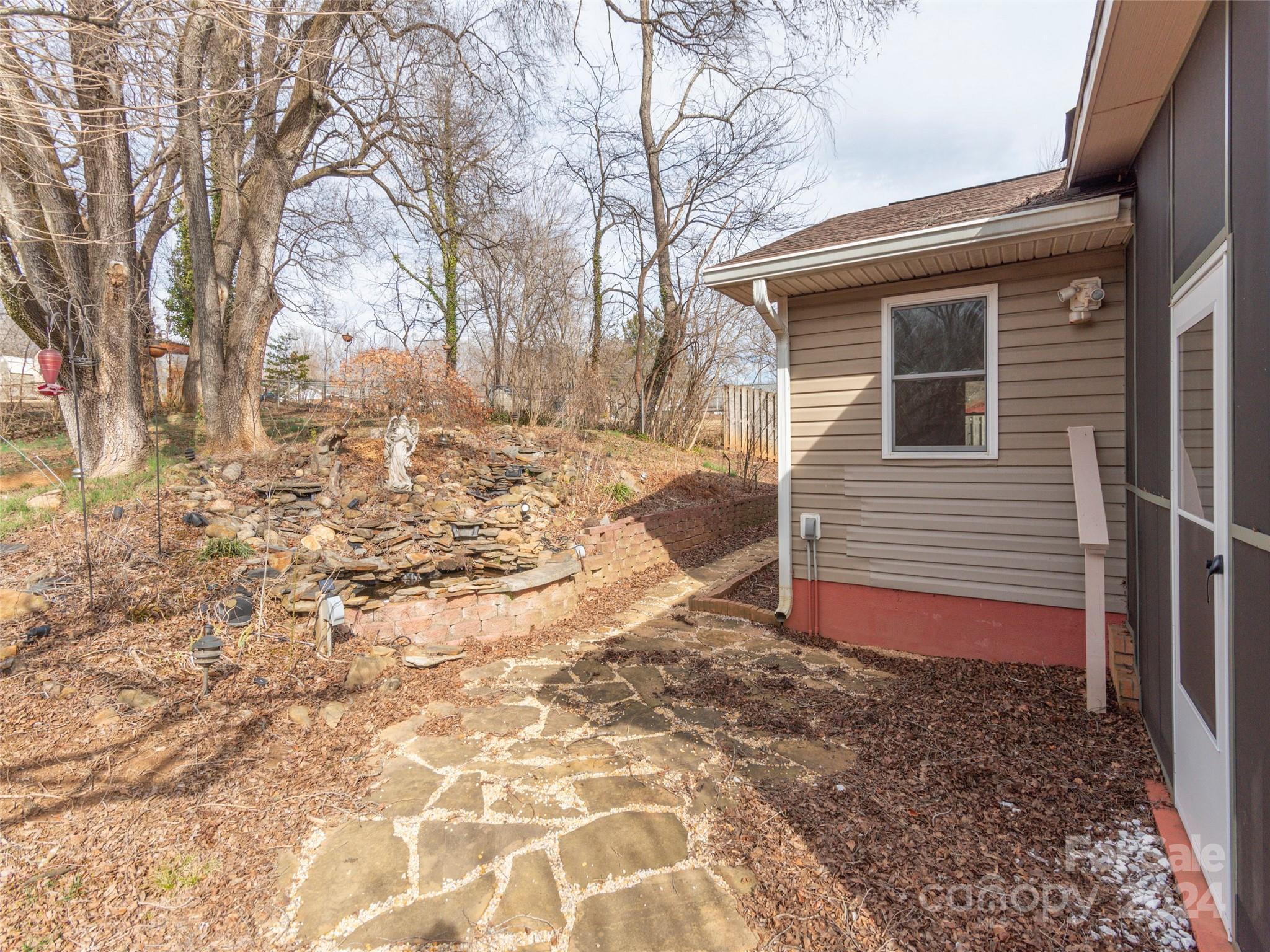 40 Wagon Road Asheville, NC 28805 - Photo 22 of 29 a view of a backyard of the house