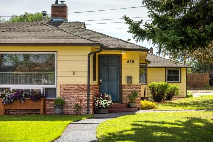656 Southwest 13th Street Redmond, OR 97756 - Photo 1 of 27 3