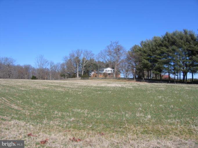 3014 Mountain View Road Stafford, VA 22556 - Photo 22 of 30 Left Front Paddock