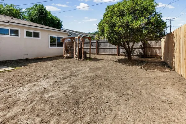 $549,000 | 1205 East Oak Avenue, Lompoc, CA 93436