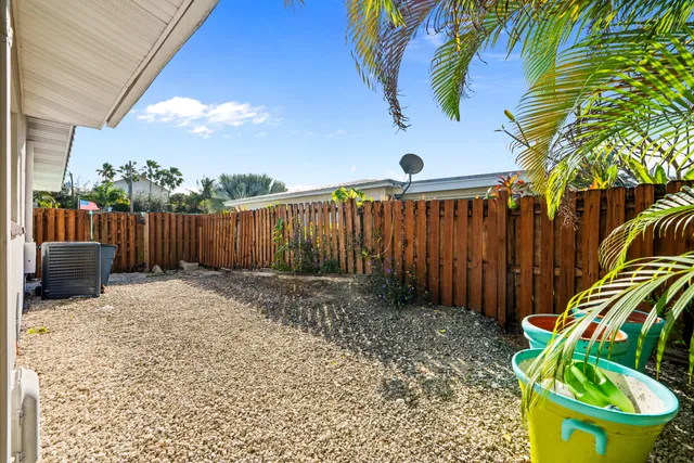 a view of an outdoor space with garden