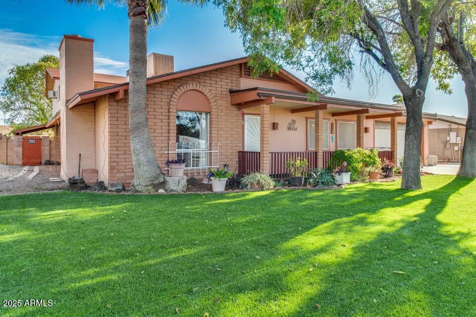 3527 West Yucca Street Phoenix, AZ 85029 - Photo 2 of 20 a view of a house with backyard