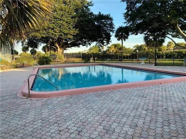 $2,350 | 9370 Southwest 8th Street, Unit 308, Boca Raton, FL 33428