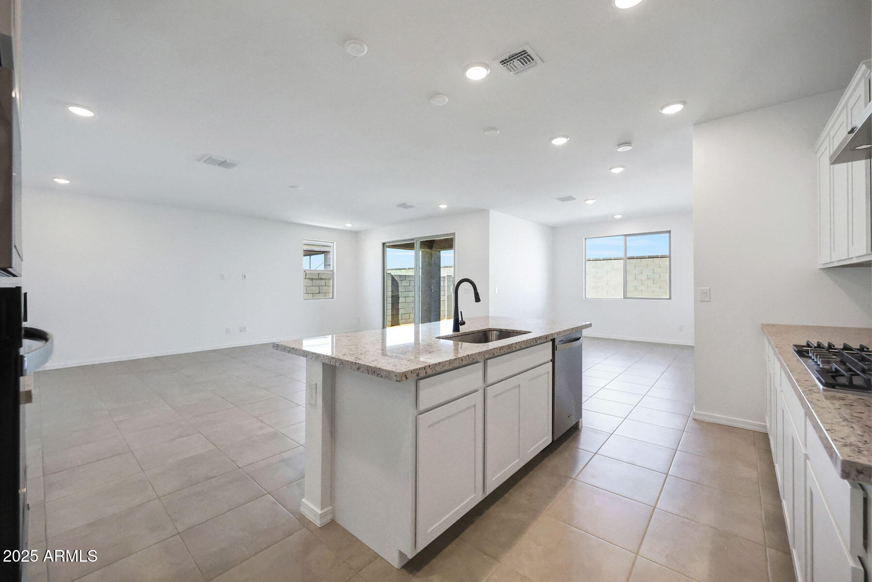 24180 West Raymond Street Buckeye, AZ 85326 - Photo 4 of 17 PHX_Tyler_Lot 2034_Cobalt_24180_Kitchen