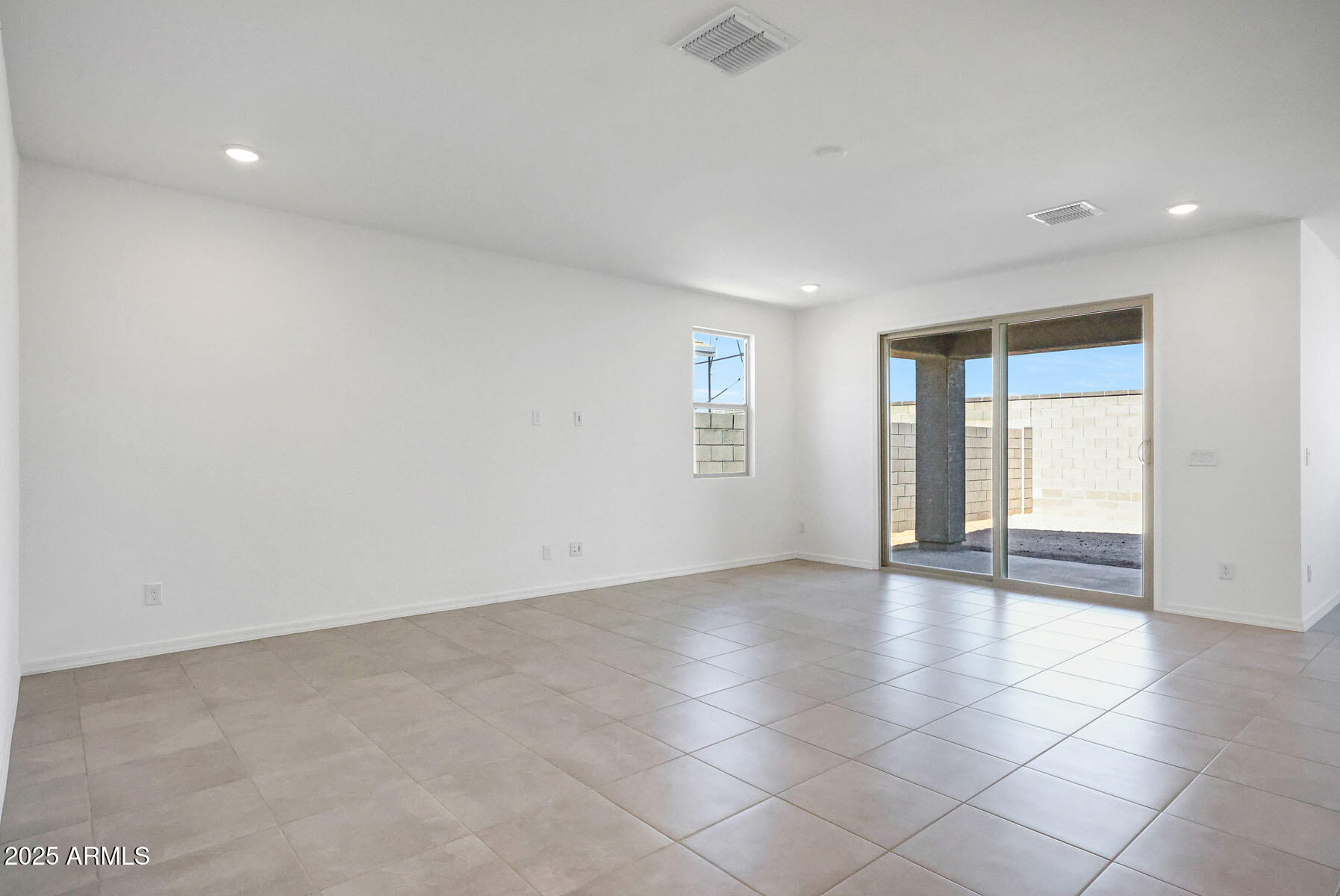 24180 West Raymond Street Buckeye, AZ 85326 - Photo 5 of 17 PHX_Tyler_Lot 2034_Cobalt_24180_Greatroo