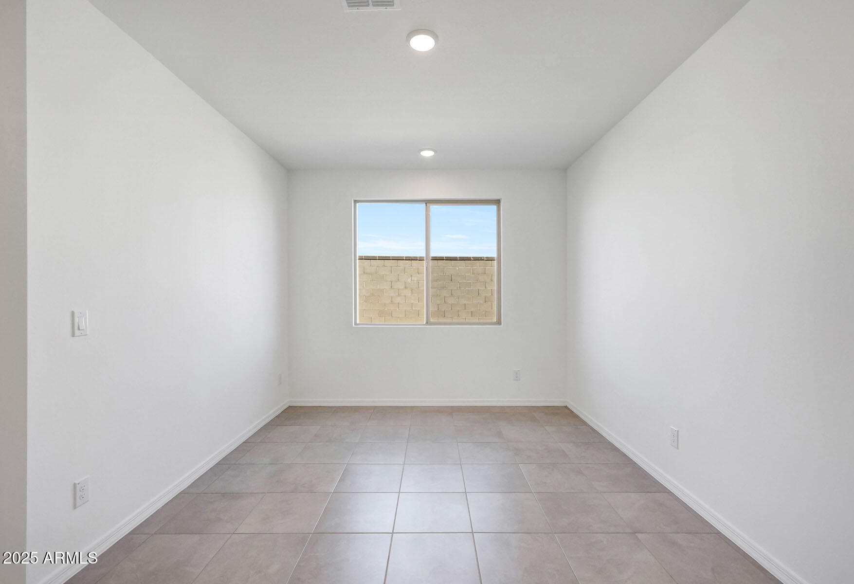 24180 West Raymond Street Buckeye, AZ 85326 - Photo 7 of 17 PHX_Tyler_Lot 2034_Cobalt_24180_dining