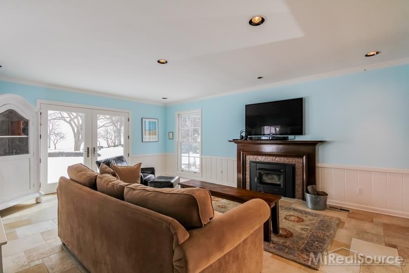 571 Lake Shore Road Grosse Pointe Shores, MI 48236 - Photo 33 of 43