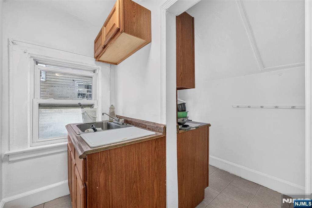41 Berkeley Place Bloomfield, NJ 07003 - Photo 14 of 30